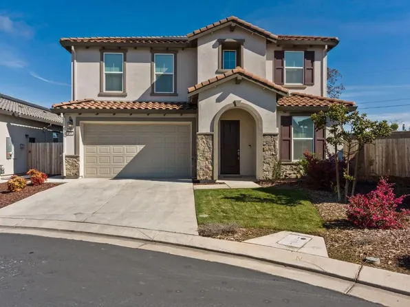 1946 Carmel Ranch Cir, Oakdale, CA 95361