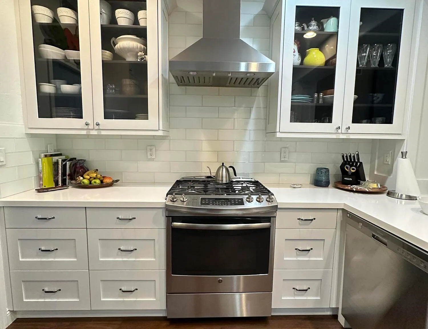 3 bed, 3.0 bath, 1905 sqft, $3,950 — Photo 1