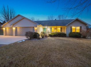 3133 Burtons Riverside Trl, Green Bay, WI 54313