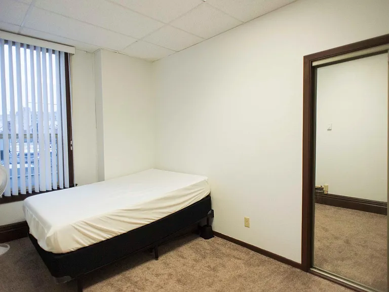 411 Broadway N #203 — Photo 7