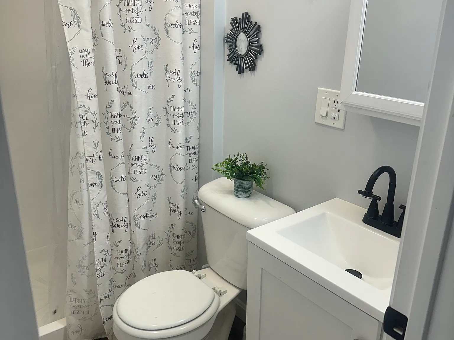 2 bed, $1,600 — Photo 1