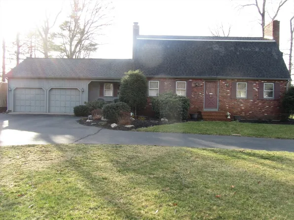 38 Country Club Ln, Brockton, MA 02301