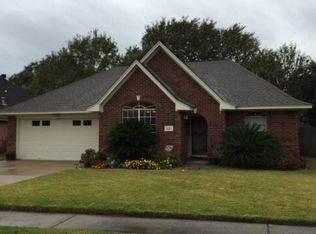 221 Trail Ride Rd, Angleton, TX 77515