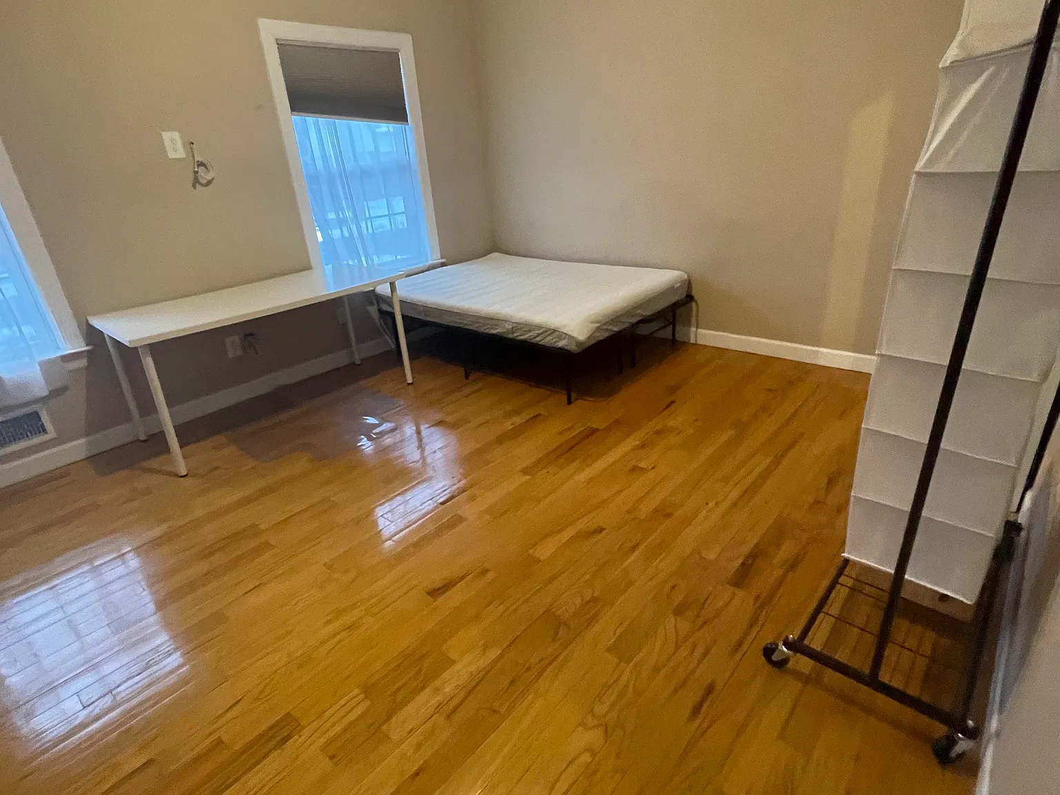 6 bed, 2765 sqft, $1,300 — Photo 4