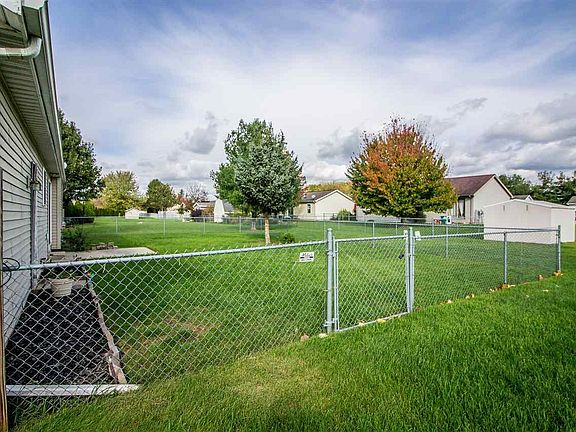 2nd image of 1404 Sweet Clover Dr