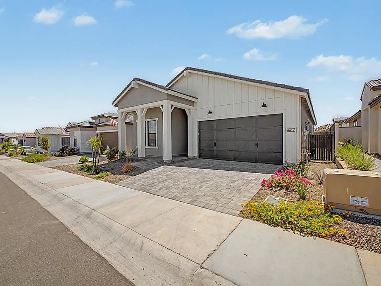 4412 N 203rd Dr — Photo 1