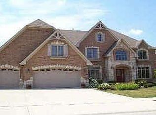 154 Los Lagos Dr, Bloomingdale, IL 60108