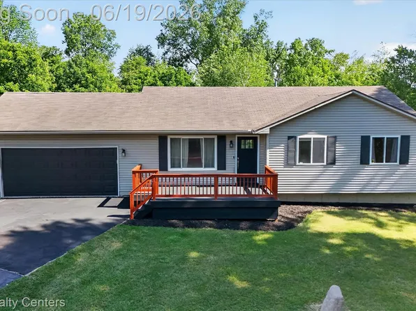 8280 W Rolston Rd, Linden, MI 48451