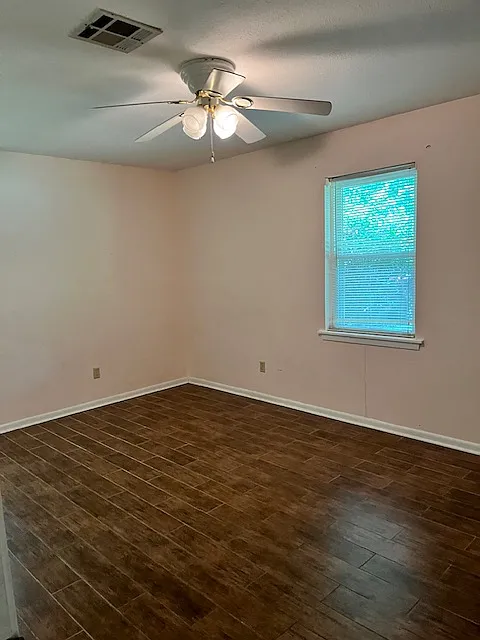 3 bed, 1800 sqft, $1,400 — Photo 4