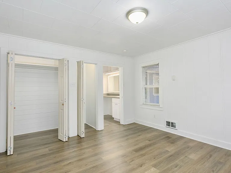 2125 S Adams St — Photo 24