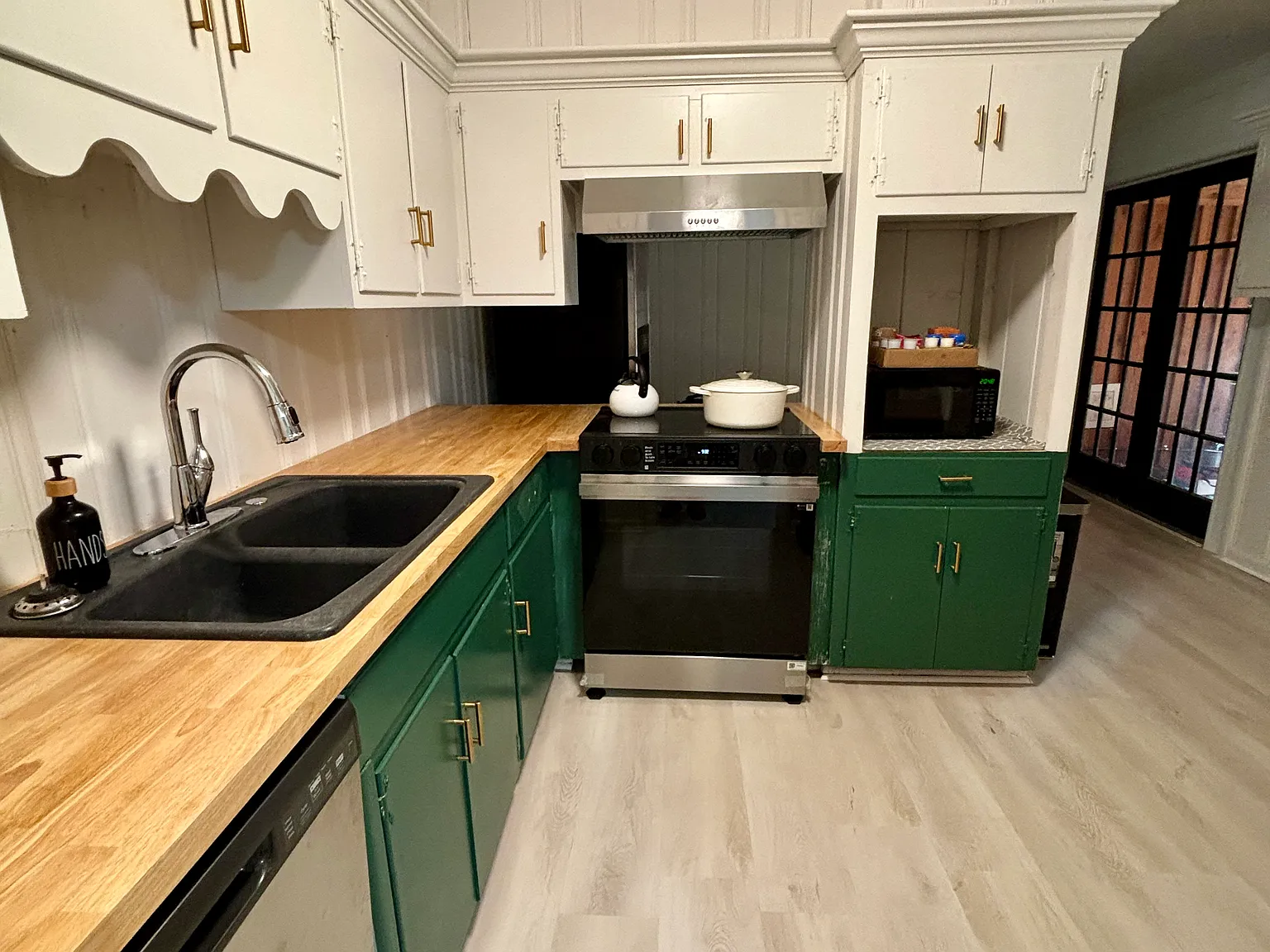 4 bed, 2300 sqft, $600 — Photo 2