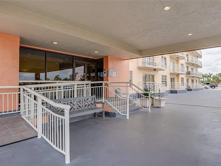 4900 Brittany Dr S #411 — Photo 48