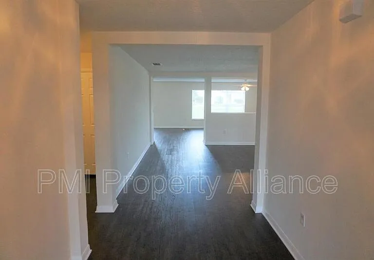 1153 Elderberry Dr — Photo 3