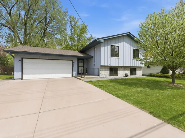 819 Grant St, Anoka, MN 55303