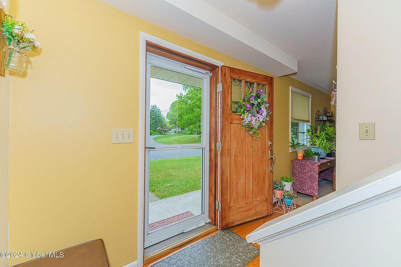 5th image of 35 Brookline Drive