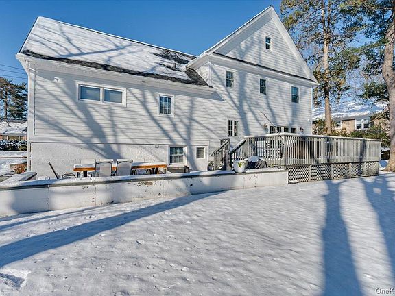 5th image of 299 STRATTON Road