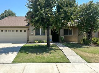 2711 Rain Dr, Bakersfield, CA
