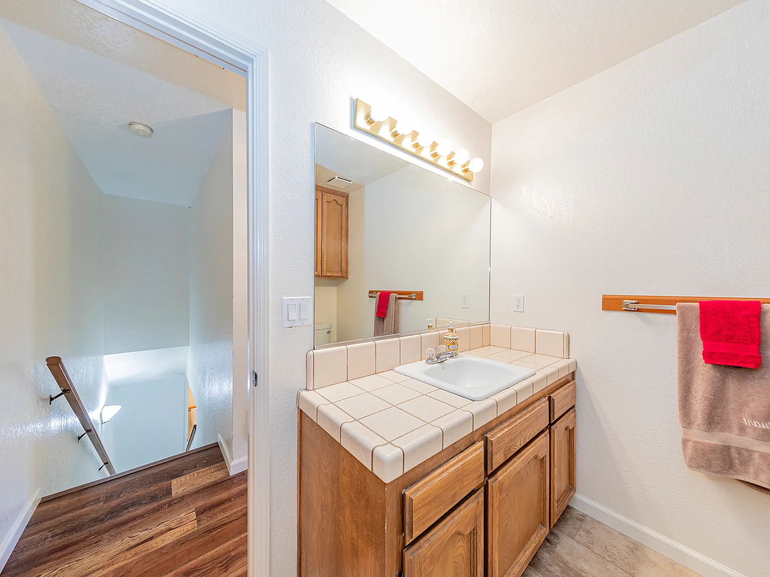 2 bed, 1.5 bath, 1077 sqft, $1,500 — Photo 3