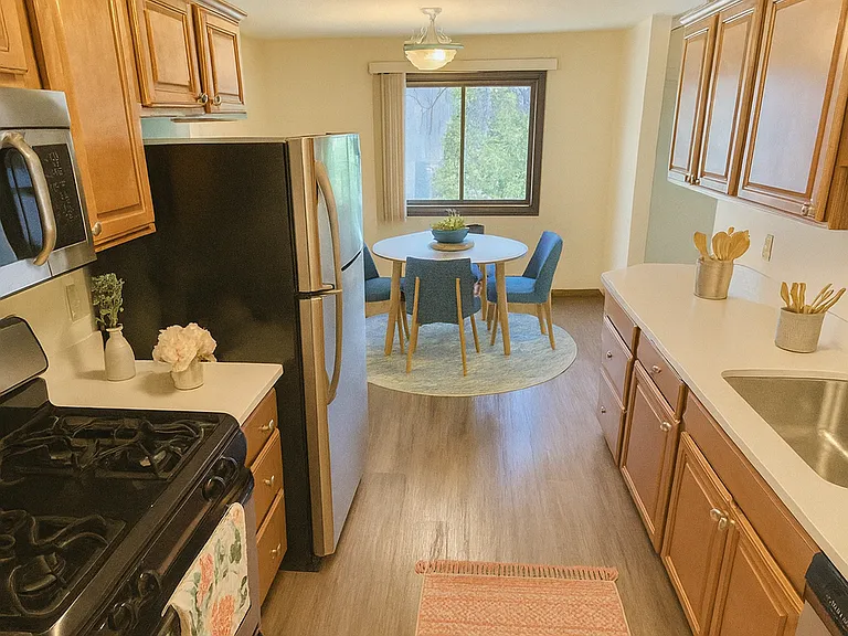 Cedars of Edina Apartments — Photo 136