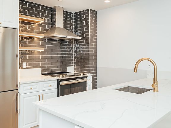 3rd image of 115 Stanwix St #420