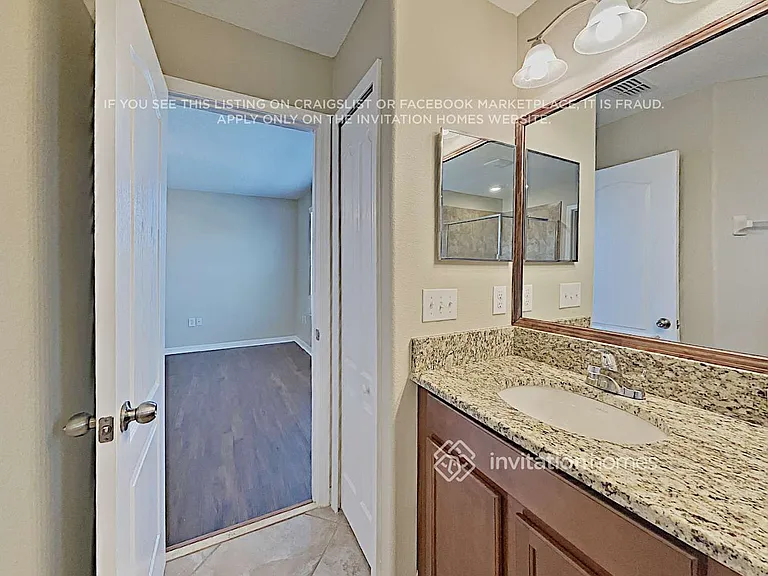 2729 Hampton Green Ln — Photo 21