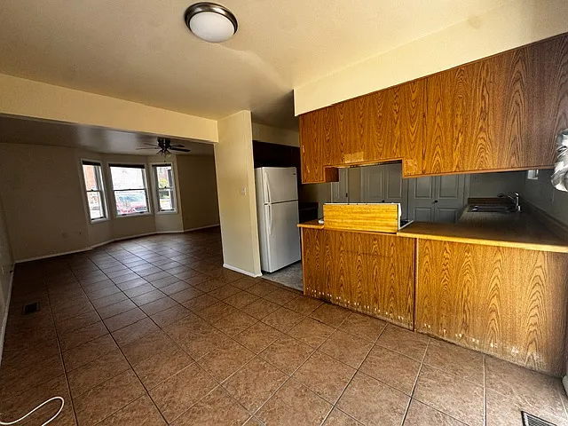 1702 Calle De Oriente Norte — Photo 4