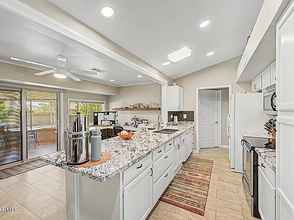 4th image of 13909 W SPRINGDALE Drive