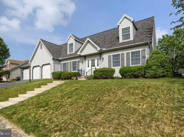 1 Grandview Ct, Mechanicsburg, PA 17055