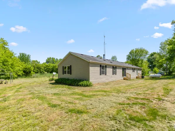 5950 S Grow Rd, Sheridan, MI 48884