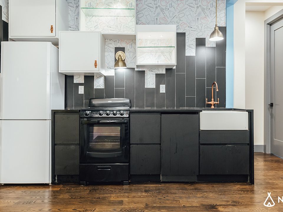 1st image of 114 Jefferson St #2R