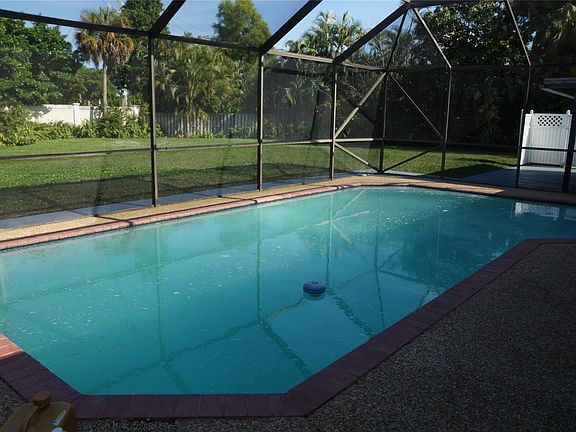 4th image of 1720 NW 93 Terrace