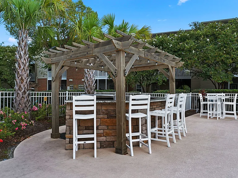 Litchfield Oaks Apartments — Photo 19