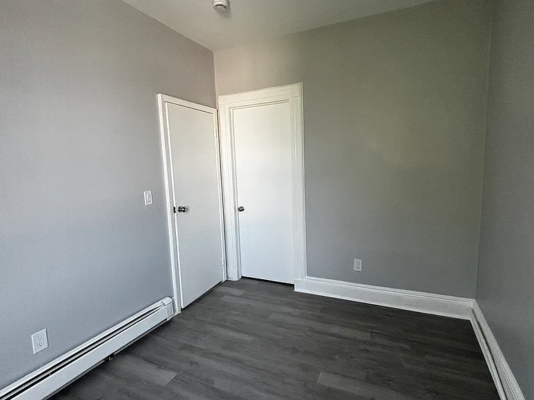 408 35th St #1 — Photo 8