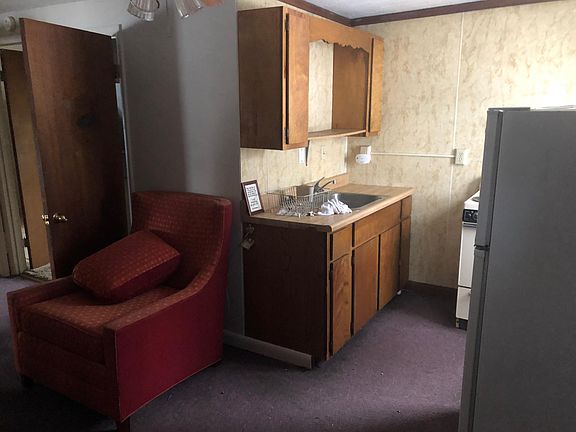 5th image of 1001 Locust Ave APT 3