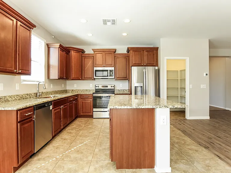 12145 W Patrick Ln — Photo 6