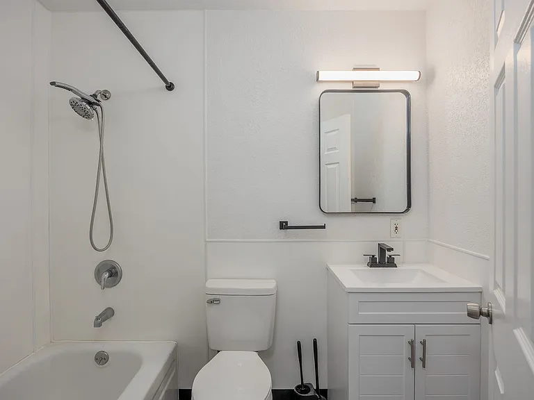 1421 Kent Ct — Photo 29