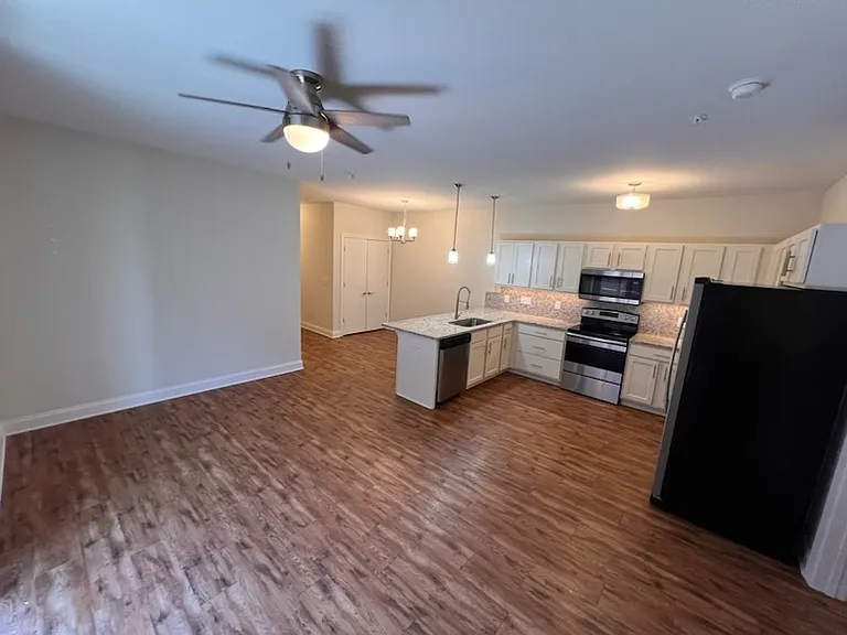 196 W Main St #10 — Photo 5