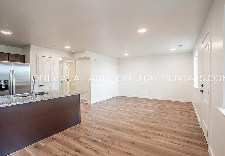 450 W Main St — Photo 16