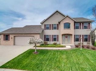 51289 Kendallwood Dr, Granger, IN 46530