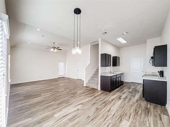 2nd image of 2218 Bermuda Palms Dr