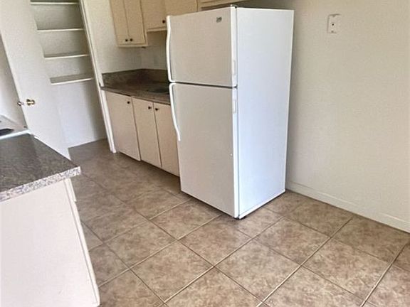 4th image of 3052 W Pontiac Way