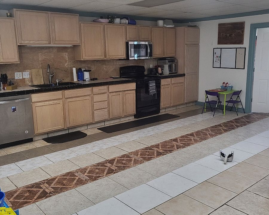 1st image of 200 13th St #2