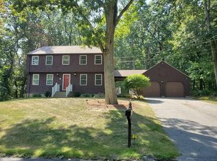 11 Draycoach Dr, Chelmsford, MA 01824