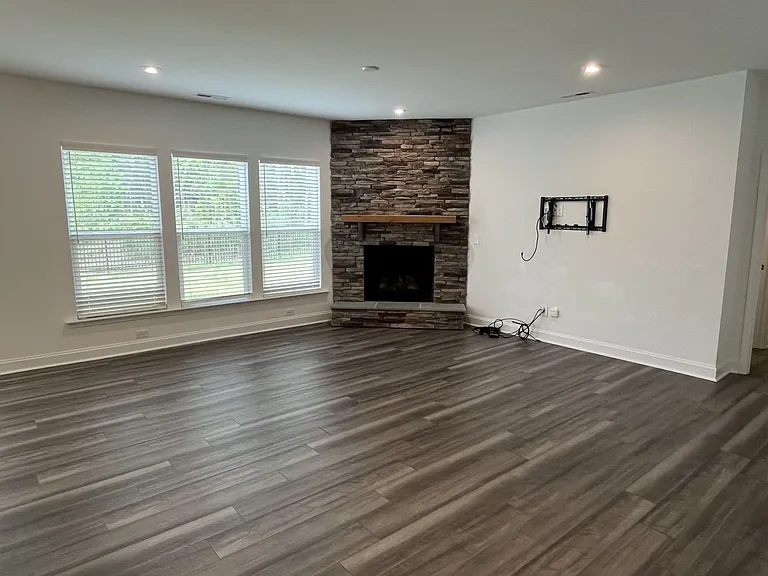 616 Southstone Dr — Photo 14