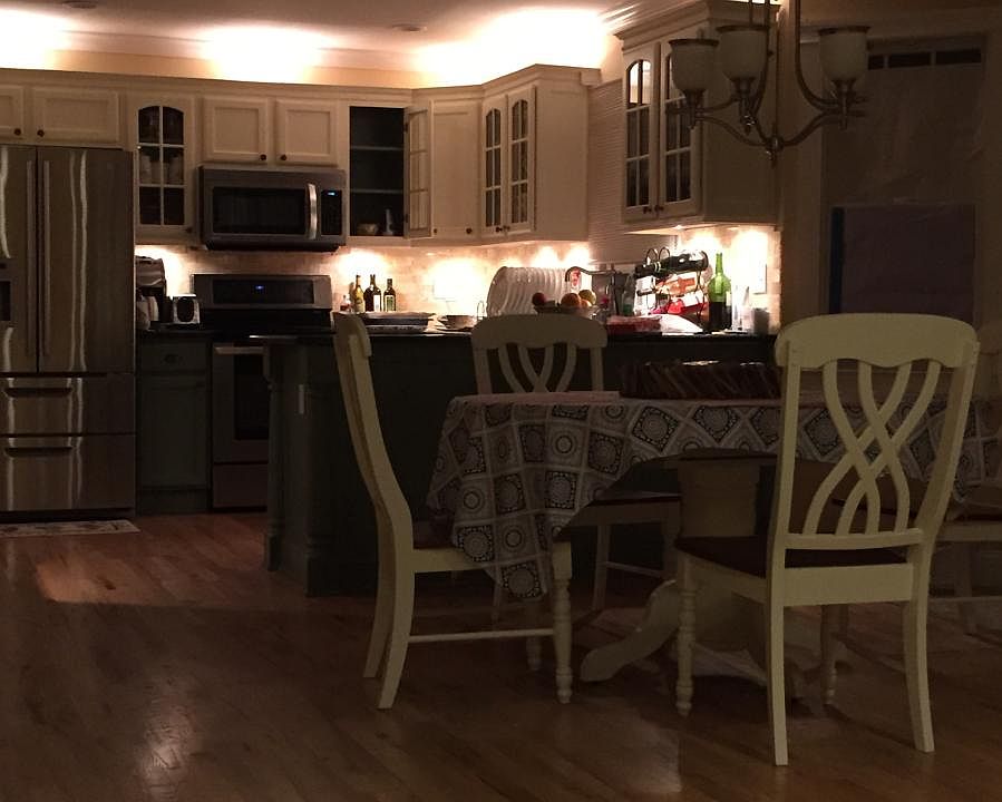 2nd image of 48 Park Rd #House
