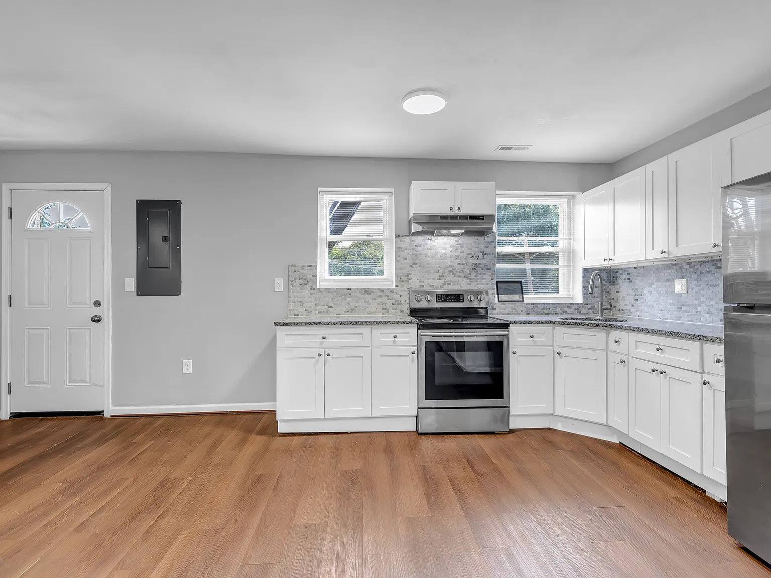 2103 Chelsea Terrace - 2 — Photo 2