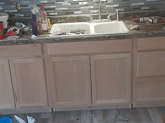 2nd image of 359 W Elza Ave