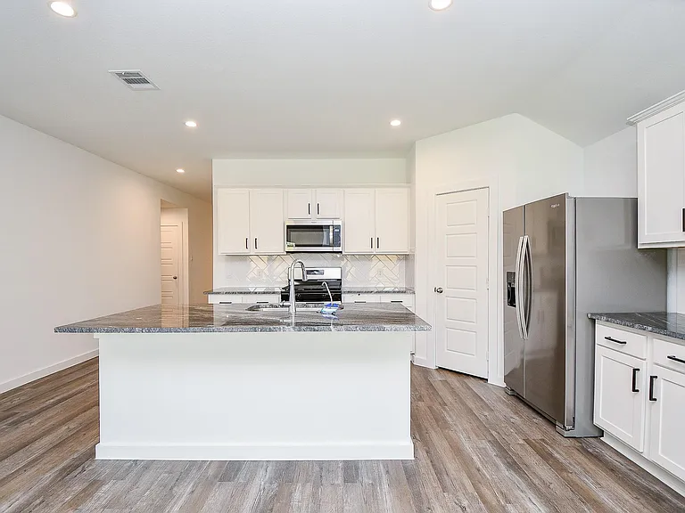 1115 Yaupon Dr — Photo 8