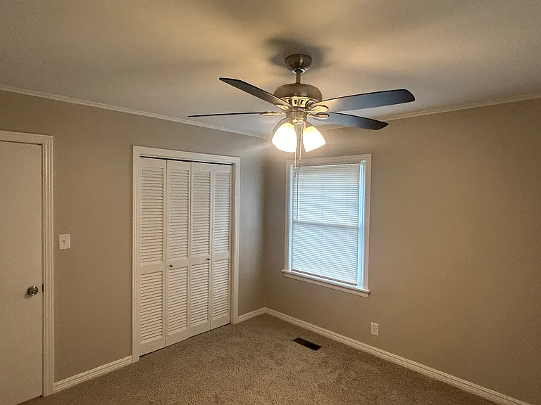 3519 S Sandusky Ave — Photo 14