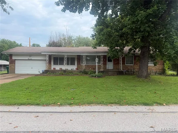 19 Forest Home Ct, Saint Louis, MO 63137